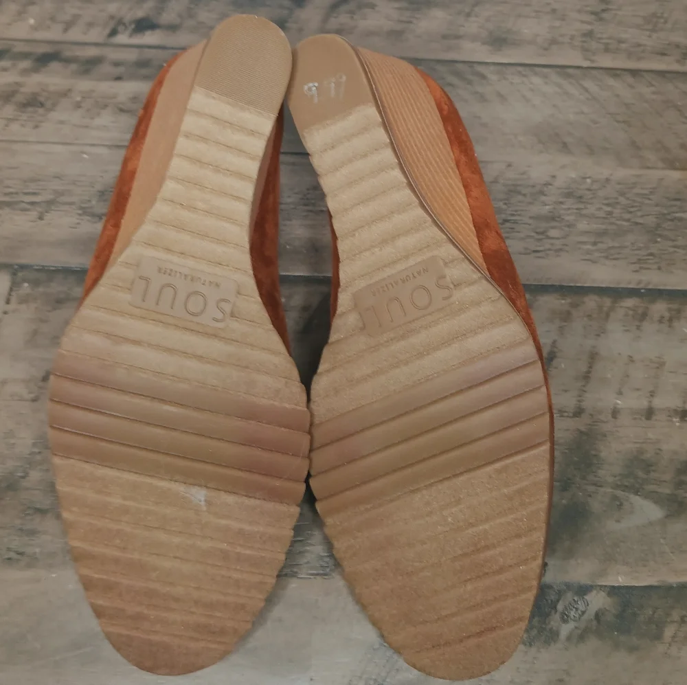 SOUL Naturalizer Suede Wedge Mule